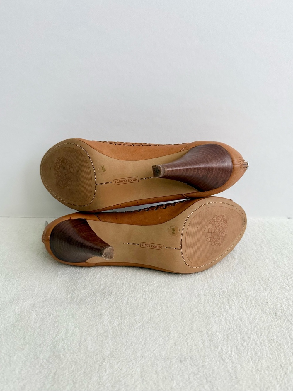 Vince Camuto Tan Leather Woven Peep Toe Heels Size 9M - Picture 5 of 9